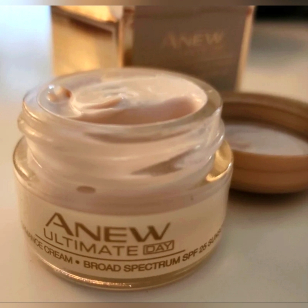 Avon ANew Ultimate Day Multi-Performance Cream BroadSpectrum SPF 25 Sunscreen